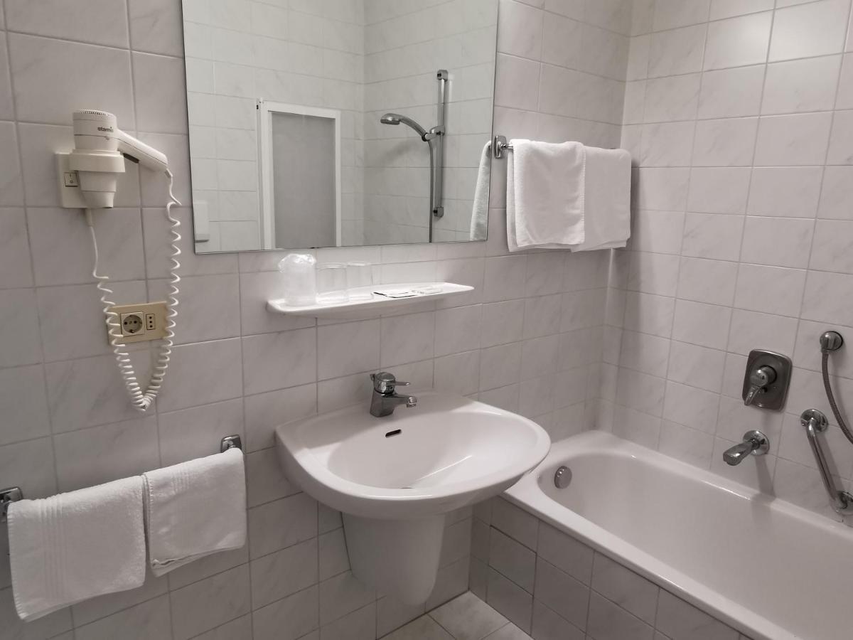 Hotel Adria Bolzano Esterno foto